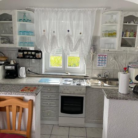 Apartmani Mirela Vrh  Esterno foto