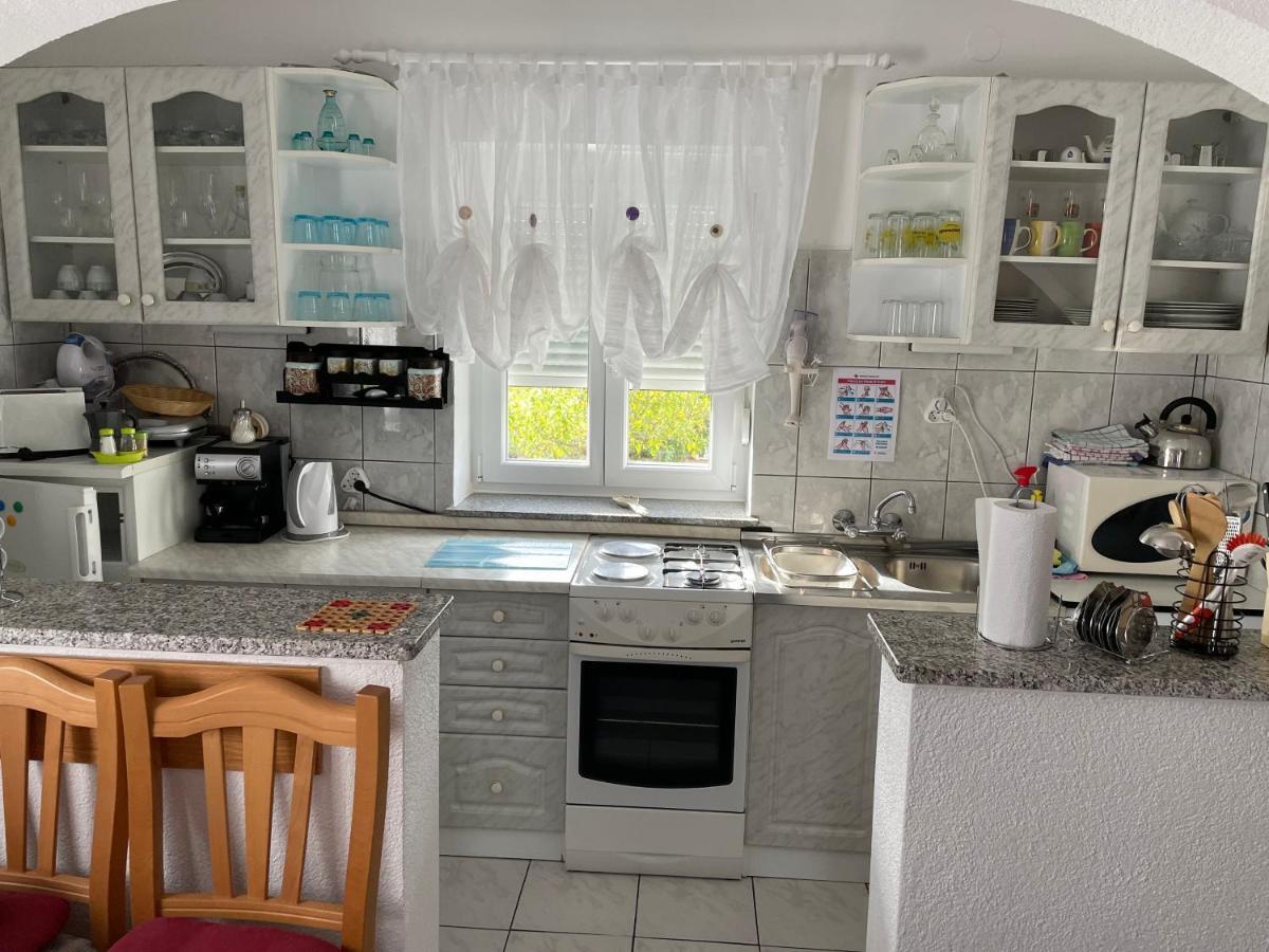 Apartmani Mirela Vrh  Esterno foto