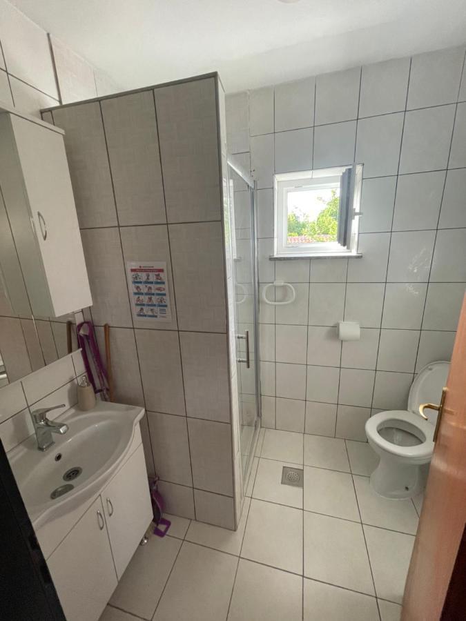 Apartmani Mirela Vrh  Esterno foto